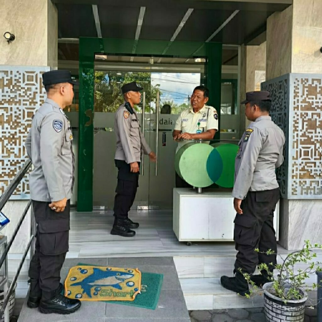 Polsek Gerung Gelar Patroli Rutin di Kawasan Vital, Warga Apresiasi Keamanan