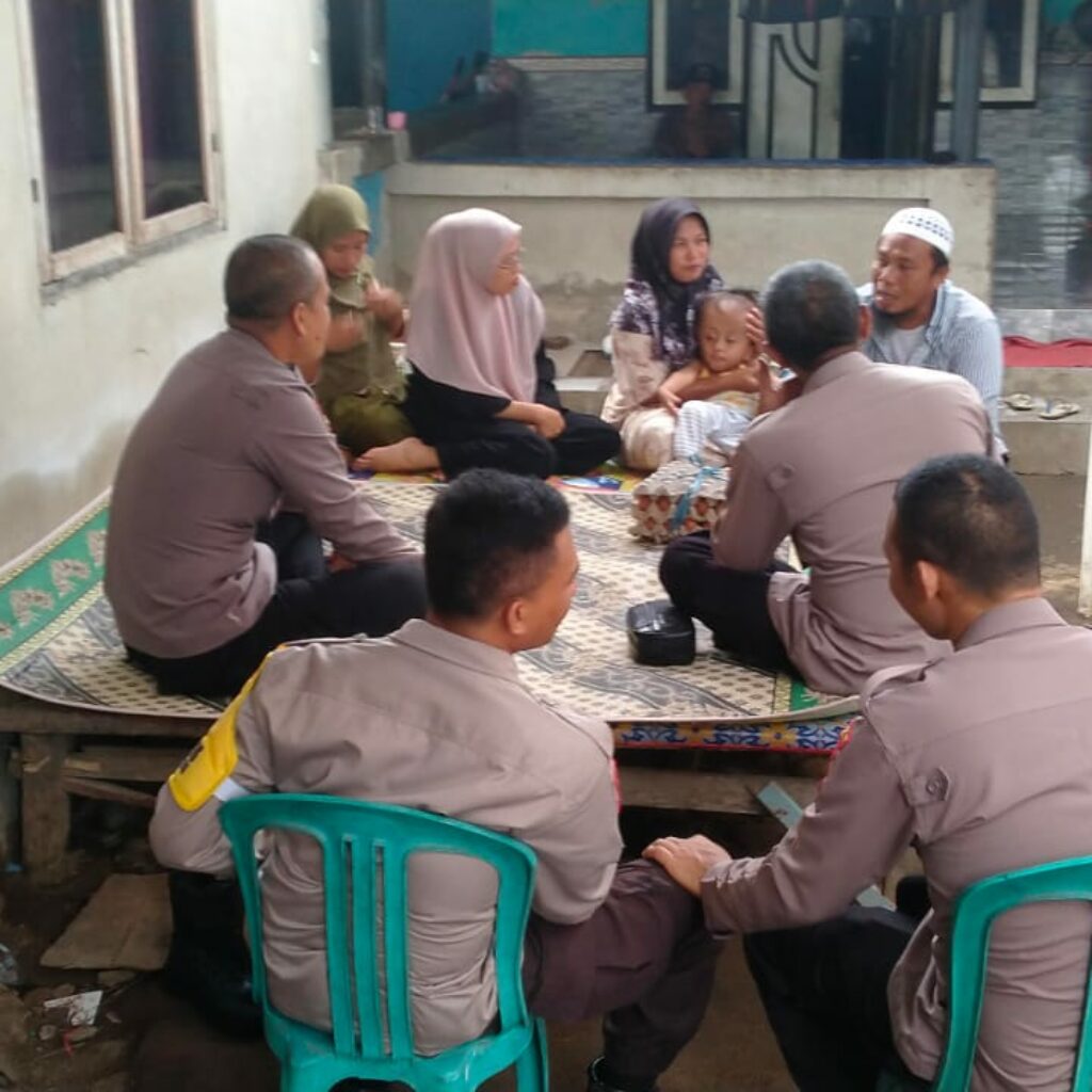 Sinergi Polisi dan Masyarakat Lombok Barat Perangi Stunting dengan Telur