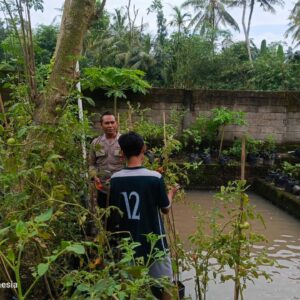 Bhabinkamtibmas Kuripan Sosialisasi Program Ketahanan Pangan Berbasis Komunitas