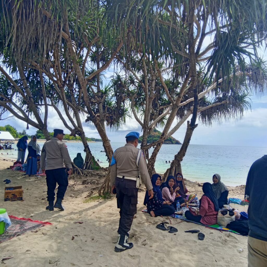 Kepolisian Polsek Sekotong Tingkatkan Keamanan di Pantai Elak-Elak