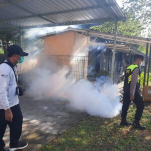 Polres Lombok Utara Gandeng Dikes KLU Lakukan Fogging