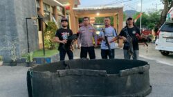Dua Ekor Ayam dan Gelanggang Disita Tim Opsnal Polsek Rasbar Saat Penggerebekan Judi Sabung Ayam