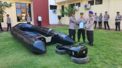 Polres Sumbawa Terima Satu Unit Perahu Karet Untuk Meningkatkan Operasional Polairud