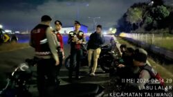 Patroli Dialogis Sat Samapta Polres Sumbawa Barat Imbau Warga Jaga Kamtibmas dan Kebersihan Lingkungan