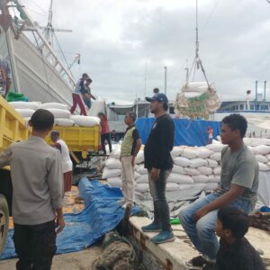 Polsek Kawasan Pelabuhan Laut Bima Laksanakan Patroli Rutin di Areal Dermaga