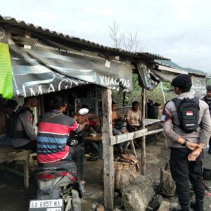 Sat Samapta Polres Bima Kota Gelar Patroli Dialogis, Sampaikan Himbauan Kamtibmas kepada Warga