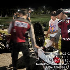 Sat Samapta Polres Sumbawa Barat Gelar Patroli Dialogis Cegah Gangguan Kamtibmas di Kemutar Telu Center