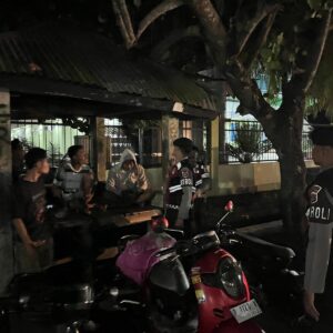 Patroli Presisi, Samapta Polres Dompu Jaga Kamtibmas Lewat Sentuhan Humanis di Malam Hari