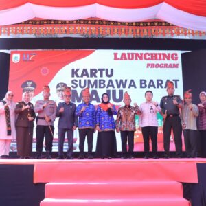 Kapolres Sumbawa Barat Hadiri Apel Syukur dan Launching Kartu Sumbawa Barat Maju