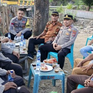 Polsek Langgudu Gelar Kegiatan Jumat Curhat di Desa Dumu, Serap Aspirasi dan Keluhan Warga