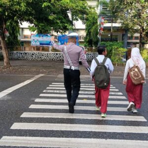 Personel Satlantas Polres Bima Kota Laksanakan Rawan Pagi, Ciptakan Rasa Aman dan Kelancaran Lalu Lintas