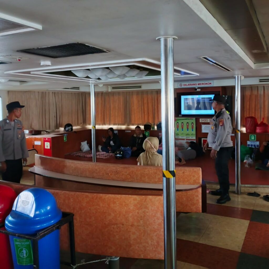 Penyeberangan Lembar-Bali Aman dan Tertib