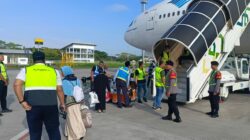 Polres Loteng Amankan Kedatangan Jamaah Haji di Bizam.