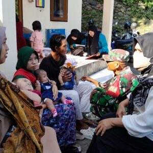 Kolaborasi Babinsa–Puskesmas Gunungsari Tingkatkan Gizi Anak Kembar