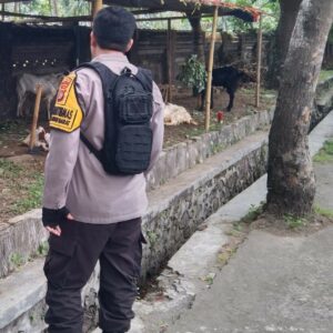 Polsek Batulayar Dorong Warga Batulayar Barat Manfaatkan Pekarangan untuk Pangan