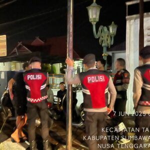 Patroli Dialogis Sat Samapta Polres Sumbawa Barat Imbau Remaja Jaga Keamanan dan Ketertiban Masyarakat