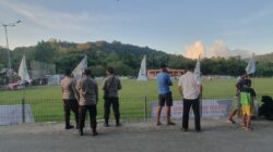 Kapolsek Seteluk Pimpin Pengamanan Liga ASKAB PSSI Sumbawa Barat, Ratusan Penonton Padati Lapangan