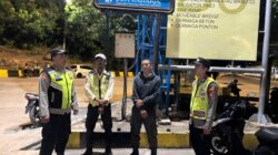 Patroli Dialogis di Pelabuhan Poto Tano, Polsek Kawasan Pelabuhan Laut Tano Ajak Pengguna Jasa Waspada Cuaca dan Keamanan Pribadi