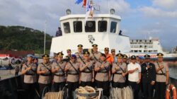 Semangat Bhayangkara Hidup di Laut Lembar: Upacara Tabur Bunga
