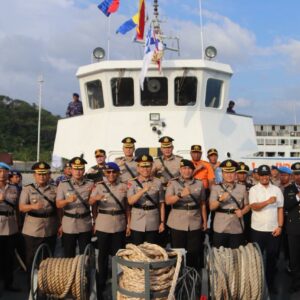Tabur Bunga Bhayangkara di Laut Lembar: Refleksi dan Penghormatan