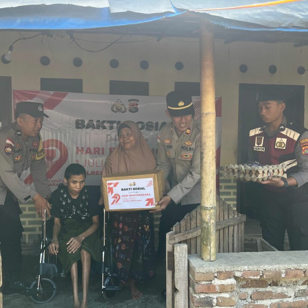 Polsek Sekotong Bantu Warga Disabilitas di Dusun Bertong