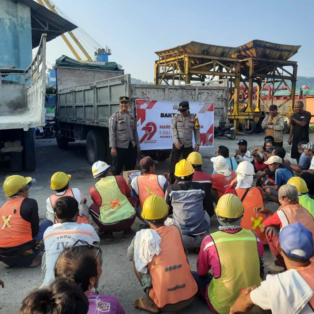Aksi Sosial Polres Lobar Sentuh Pekerja Pelabuhan Lembar