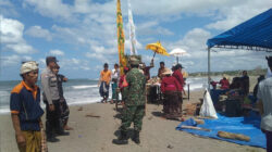 Polsek Lunyuk Kawal dan Amankan Upacara Keagamaan Umat Hindu di Desa Sukamaju