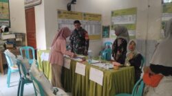 Babinsa Banjar Kawal Distribusi Beras Bantuan Pangan 2025