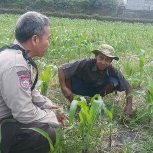 Bhabinkamtibmas Desa Sandik Dorong Warga Dukung Swasembada Pangan