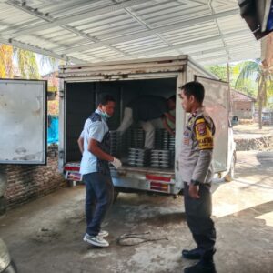 Bhabinkamtibmas Polres Bima Kota Laksanakan Monitoring Pendistribusian Makanan Bergizi di Kecamatan Asakota