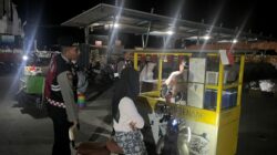 Patroli Dialogis Sat Samapta Polres Lombok Utara Imbau Pedagang di Kecamatan Pemenang