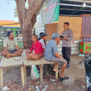 Sat Binmas Polres Lombok Utara Berikan Penyuluhan Kamtibmas kepada Komunitas Ojek