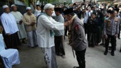 Silaturahmi ke Ponpes Al-Hamidy Banyuanyar, Kapolri: Tanpa Dukungan Ulama Pekerjaan Kami Sangat Berat