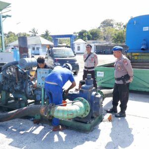 Sat polairud polres dompu laksanakan pengamanan pelabuhan dan sambang pesisir di wilayah kecamatan pekat