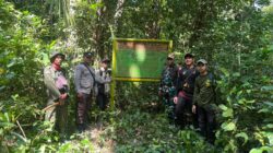 Bhabinkamtibmas dengan Unsur Terkait Gelar Patroli Pengawasan Hutan untuk Cegah Peredaran Ilegal TSL