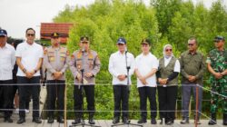 Kapolri dan Menteri LH Tanam Mangrove di Kalbar, Dorong Kepedulian Untuk Lestarikan Lingkungan