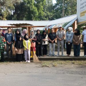 Gotong Royong Jadi Wujud Kebersamaan TNI, Pemerintah, dan Masyarakat di Kediri Selatan