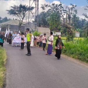 Polsek Kopang Amankan dan Kawal Pawai dalam Rangka Hultah YABADI ke-15, Pastikan Kelancaran dan Keamanan