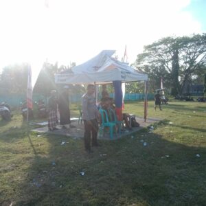 Bhabinkamtibmas Desa Janapria Amankan Turnamen Sepak Bola Liga Gubuk Gempang, Ajak Warga Jaga Kamtibmas