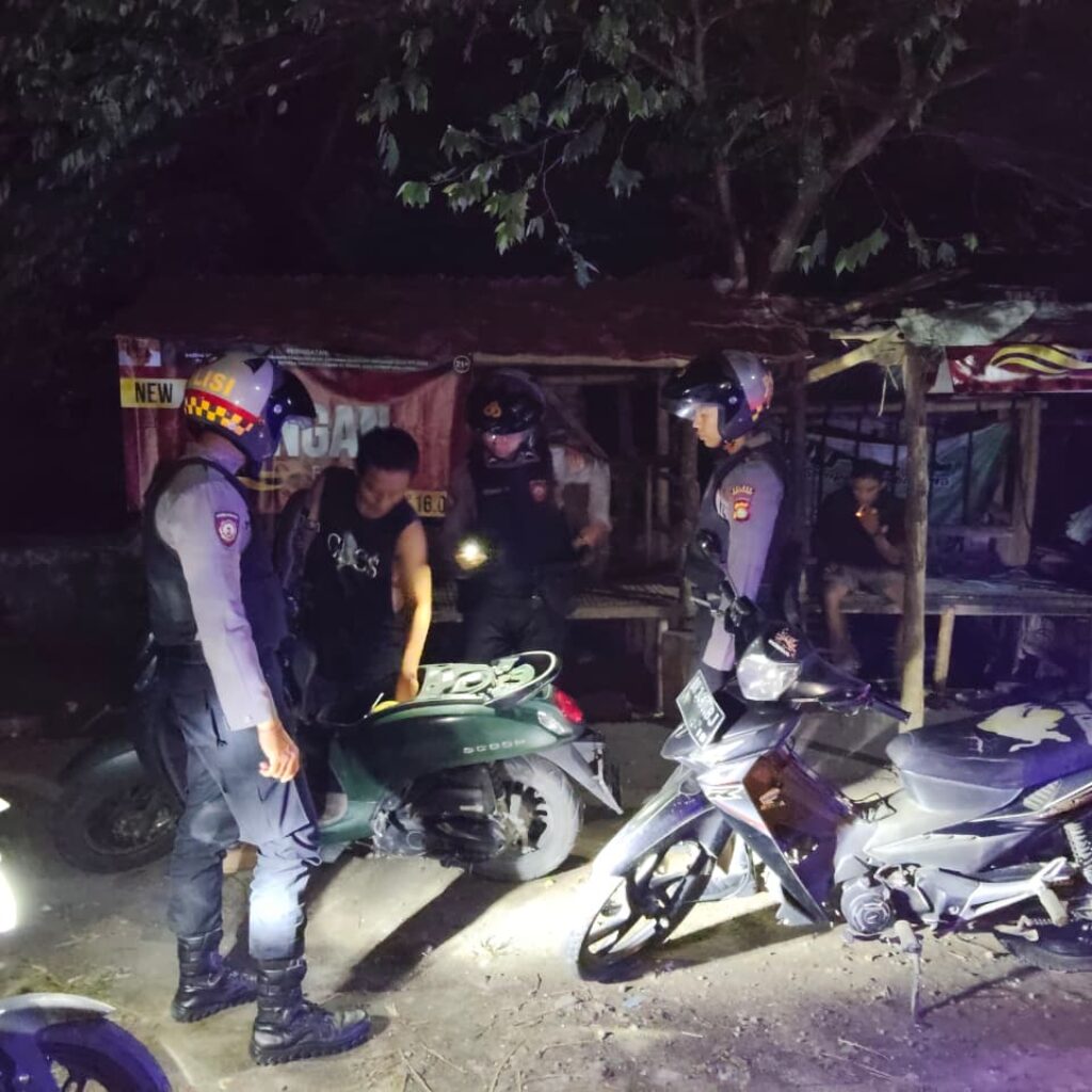 Cegah Kriminalitas, Tim Presisi Polres Lombok Barat Gelar Patroli di Lelede