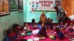 Pastikan Pendistribusian MBG Tepat Sasaran Bagi 6.446 Pelajar dan 447 Kelompok B3 , Polsek Madapangga Berlakukan Pengawalan Ketat