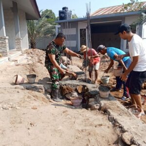 Gotong Royong Babinsa Tanjung, Warga Karang Langu Bangun Masjid