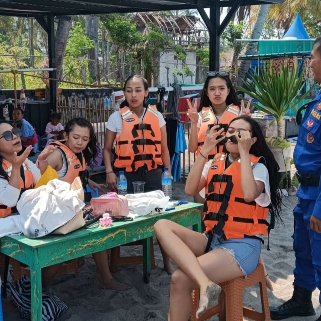 Polairud Gencarkan Imbauan Kebersihan dan Keselamatan di Pantai Senggigi