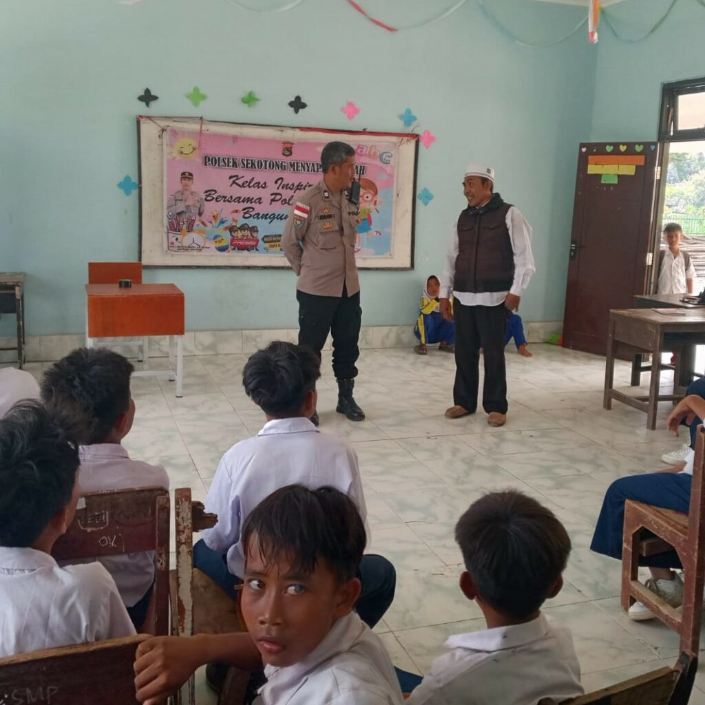 Polsek Sekotong Bangun Karakter Siswa SMPN SATAP 4 Lewat Edukasi Hukum dan Etika
