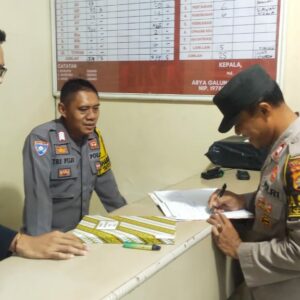 POLSEK WOJA TINGKATKAN PATROLI MALAM, WARGA SAMBUT POSITIF