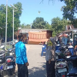 BHABINKAMTIBMAS DESA GOA HADIRI TAKZIAH DAN SAMPAIKAN IMBAUAN KAMTIBMAS DI KECAMATAN JEREWEH