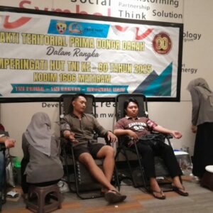 Ratusan Warga dan Prajurit Antusias Ikut Donor Darah HUT TNI
