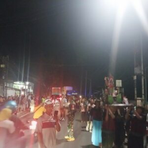 Babinsa dan Warga Kompak Amankan Tradisi Jaran Kamput di Labuapi