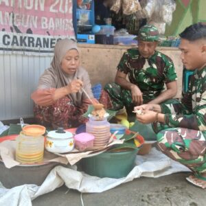 Perjuangan Inaq Alimudin Tempuh Lima Kilometer Demi Rezeki di TMMDKe-126 Mataram