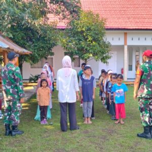 Babinsa Didik Siswa Sekolah Rakyat Dasar dengan Semangat Bela Negara